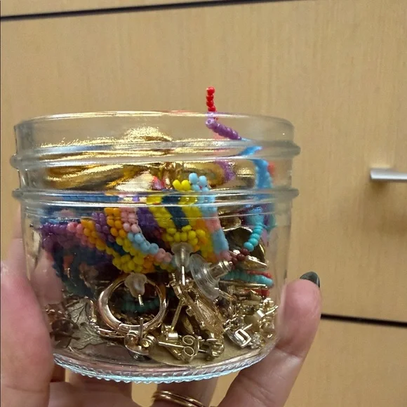 Mystery Jewelry Jar: all pierced earrings - Picture 4 of 4